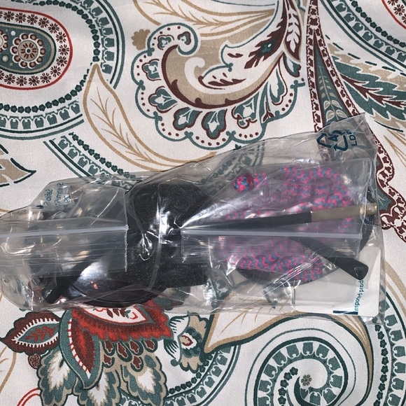 Brand New Missoni
Women's MIS0047 53mm Sunglasses (NWT) - Picture 6 of 8